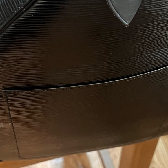 Black epi keepall 55. LV at its finest! - Picture 4 of 8